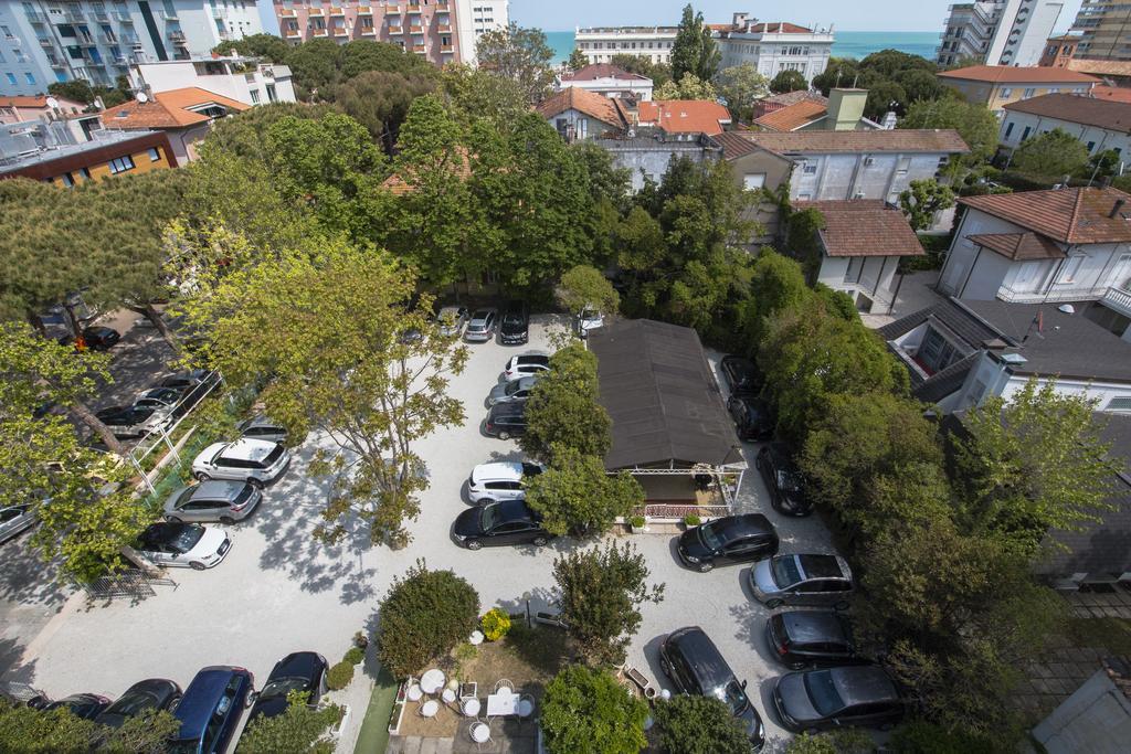 Zanarini Hotel 3*