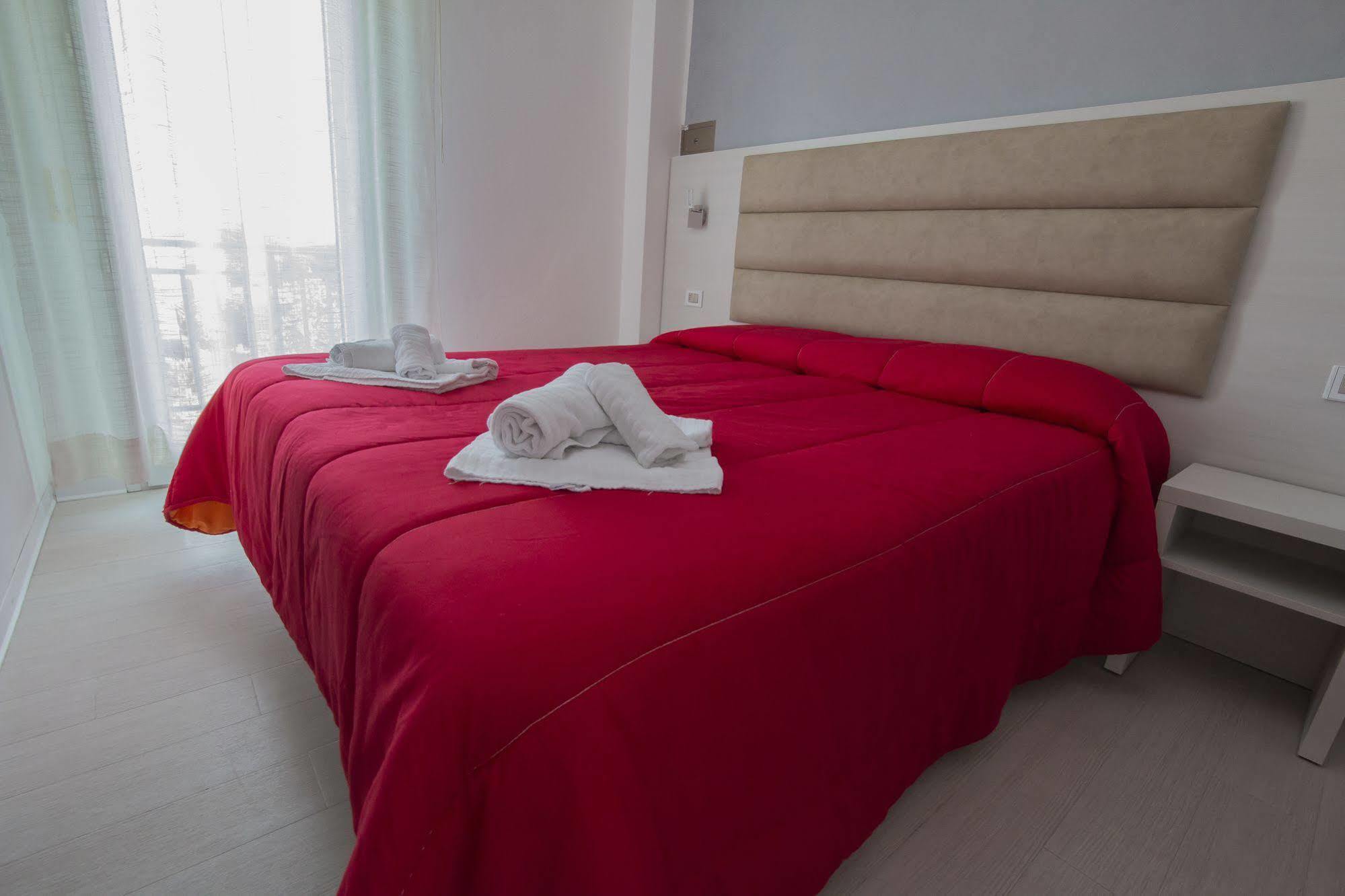 Hotel Zanarini In Centro A 3*